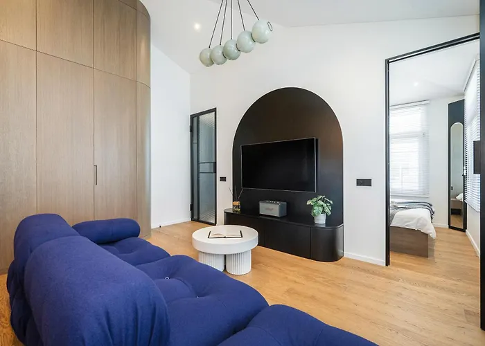 Cohost I New Gedimino Ave Apartment W- Ac, In The Center Of It All